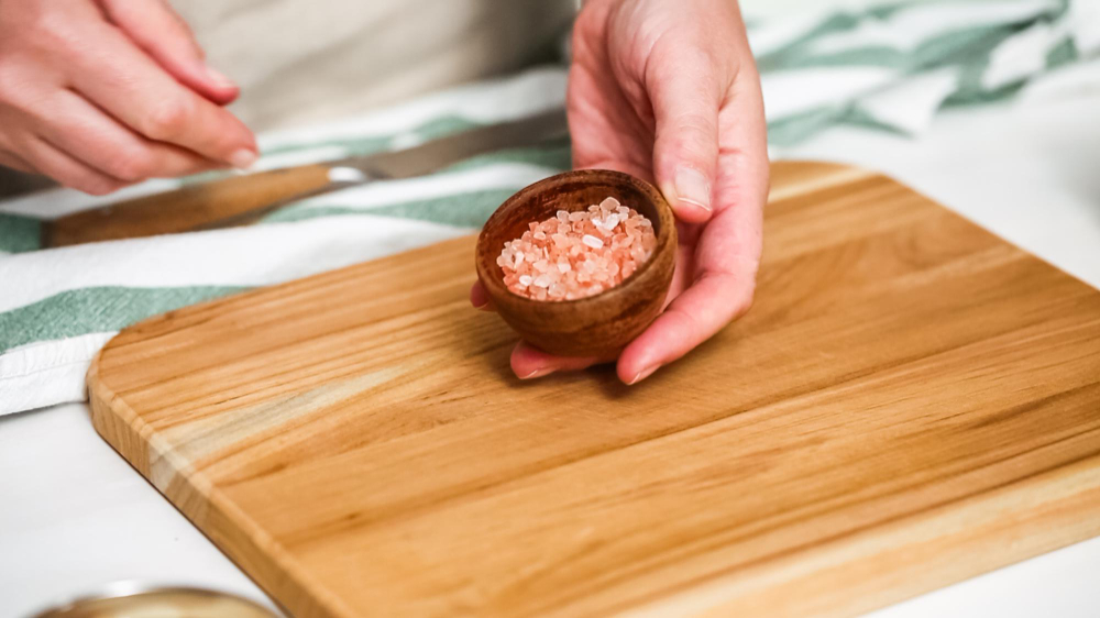 Garam dalam Wadah Kecil