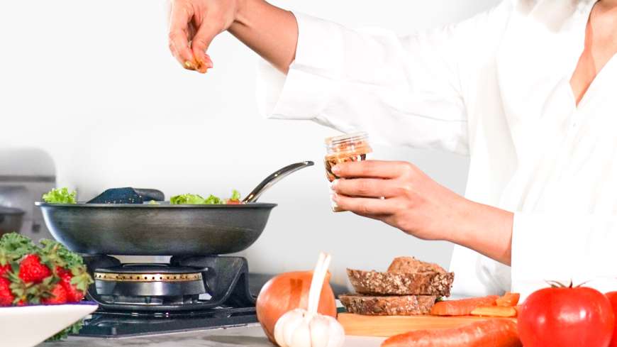 5 Trik Sederhana Ini untuk Membuat Makanan Jadi Lebih Sehat dan Tetap Enak