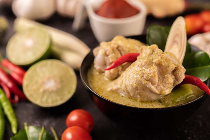 Membuat Opor Ayam Lebih Lezat dengan Kaldu Non-MSG, Ini Triknya!