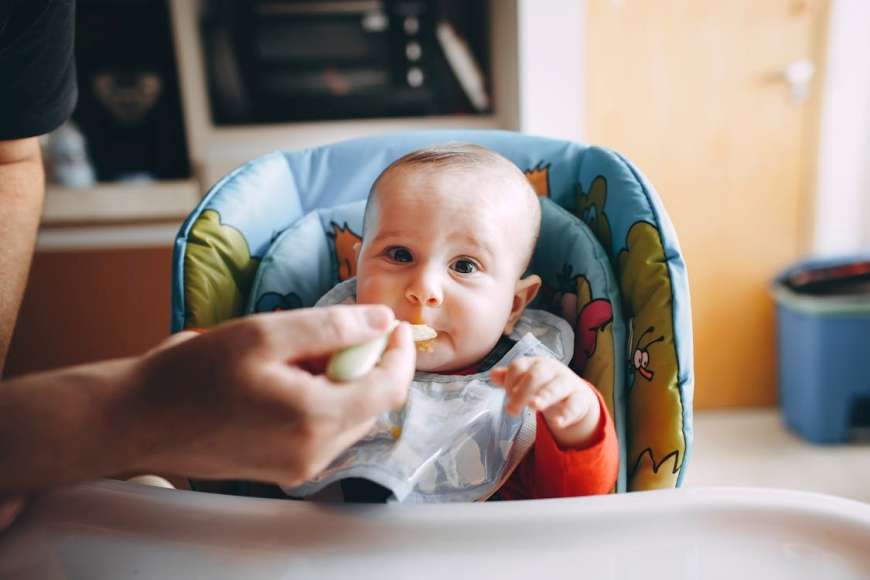 Mengenal Berbagai Bahan yang Harus Diwaspadai dalam Membuat MPASI Bayi